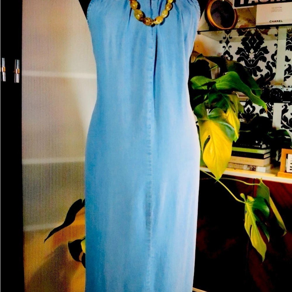 Vacation Ready 😍 Beautiful Maxi Denim Dress - Picture 9 of 16